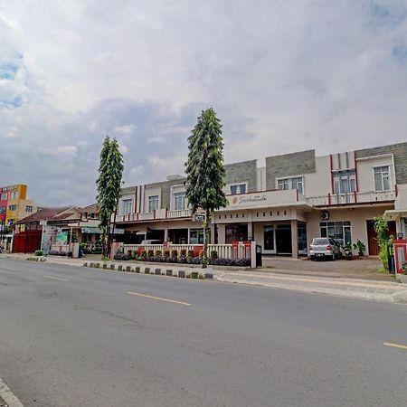 Oyo 90347 Hotel Srikandi Syariah Tasikmalaya Kültér fotó