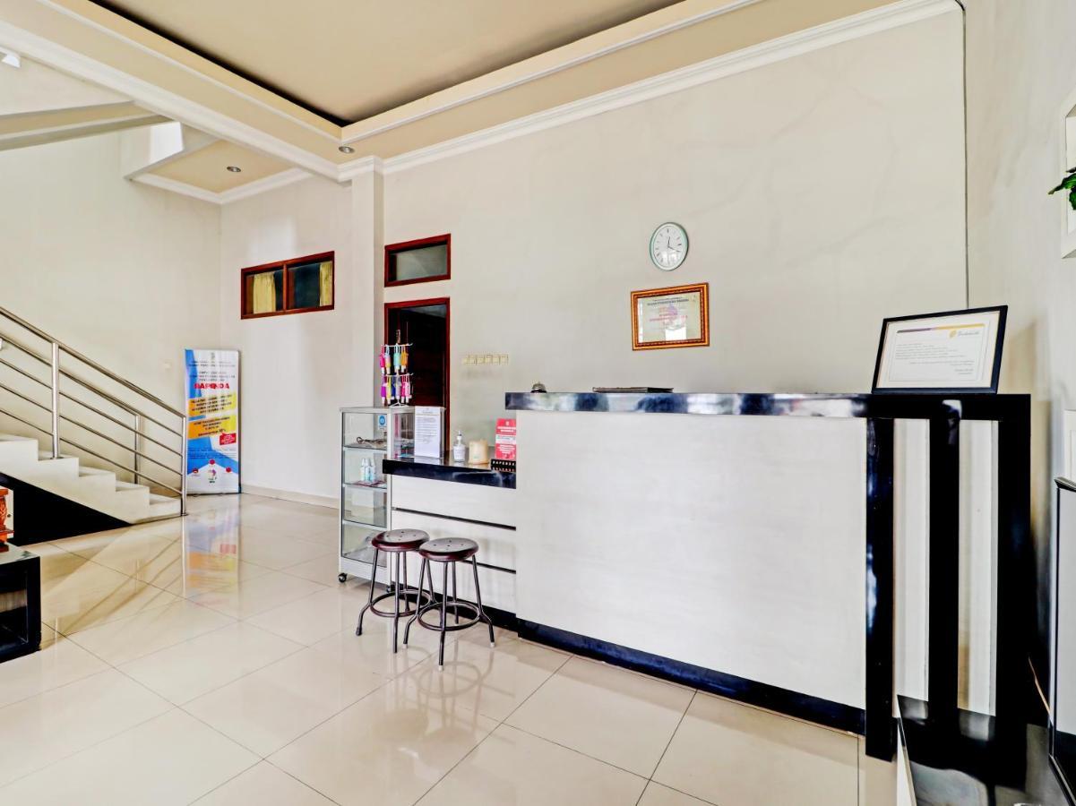 Oyo 90347 Hotel Srikandi Syariah Tasikmalaya Kültér fotó