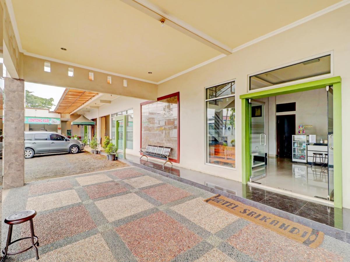 Oyo 90347 Hotel Srikandi Syariah Tasikmalaya Kültér fotó