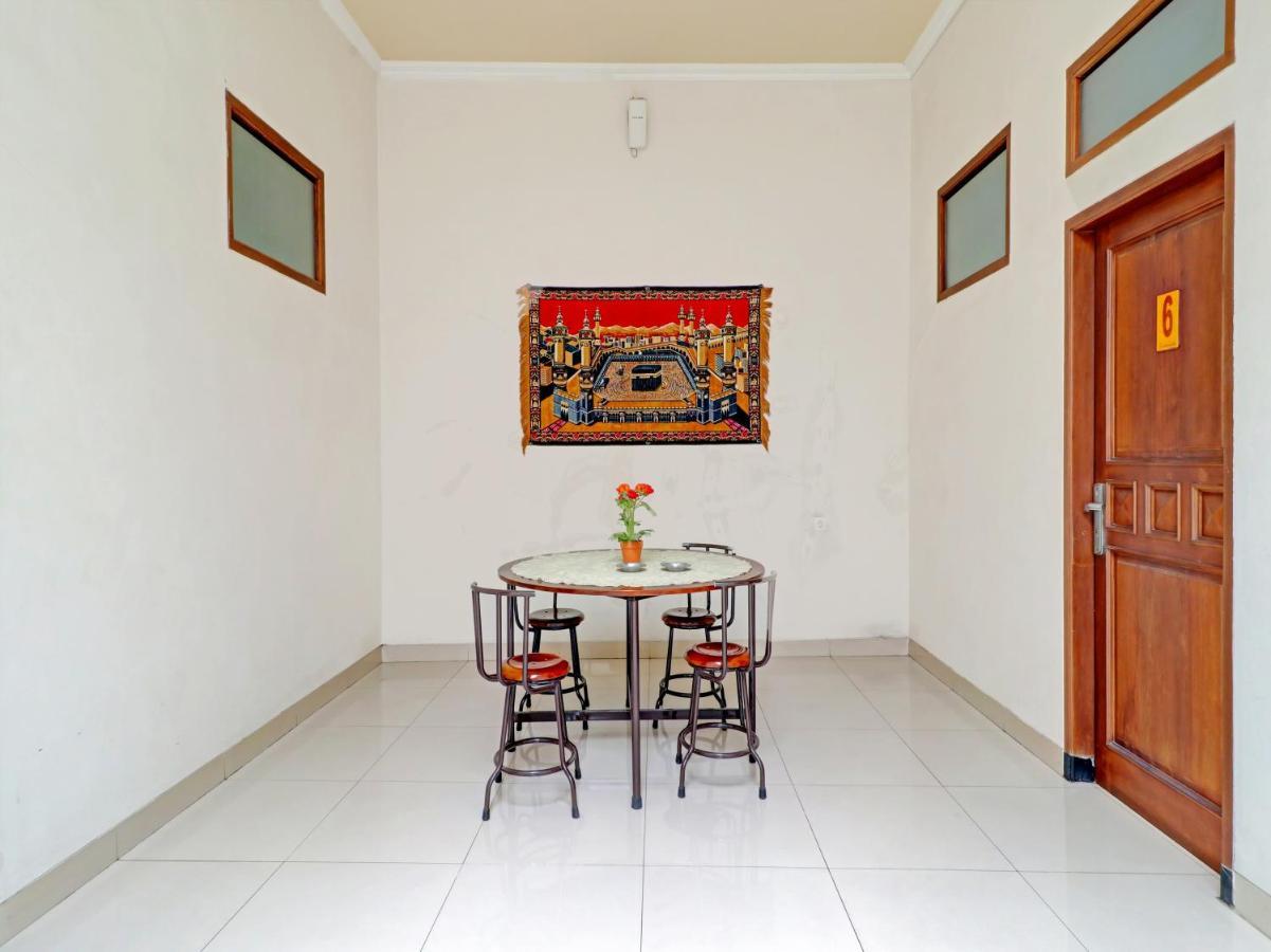 Oyo 90347 Hotel Srikandi Syariah Tasikmalaya Kültér fotó