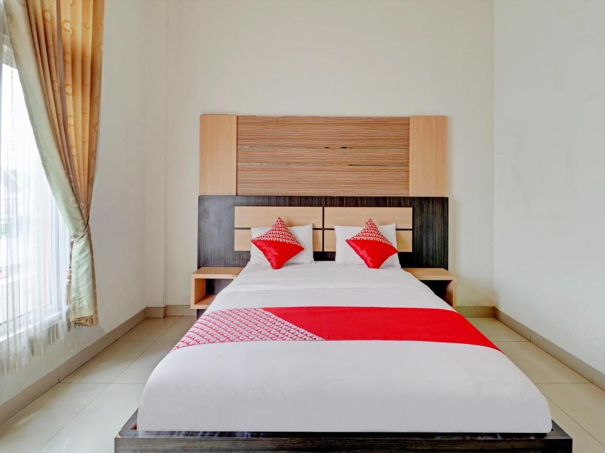 Oyo 90347 Hotel Srikandi Syariah Tasikmalaya Kültér fotó