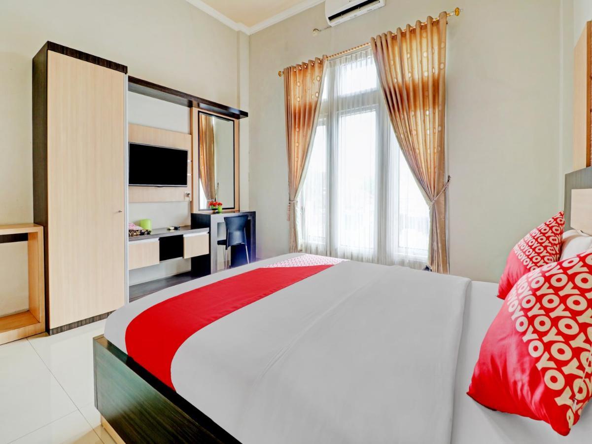 Oyo 90347 Hotel Srikandi Syariah Tasikmalaya Kültér fotó