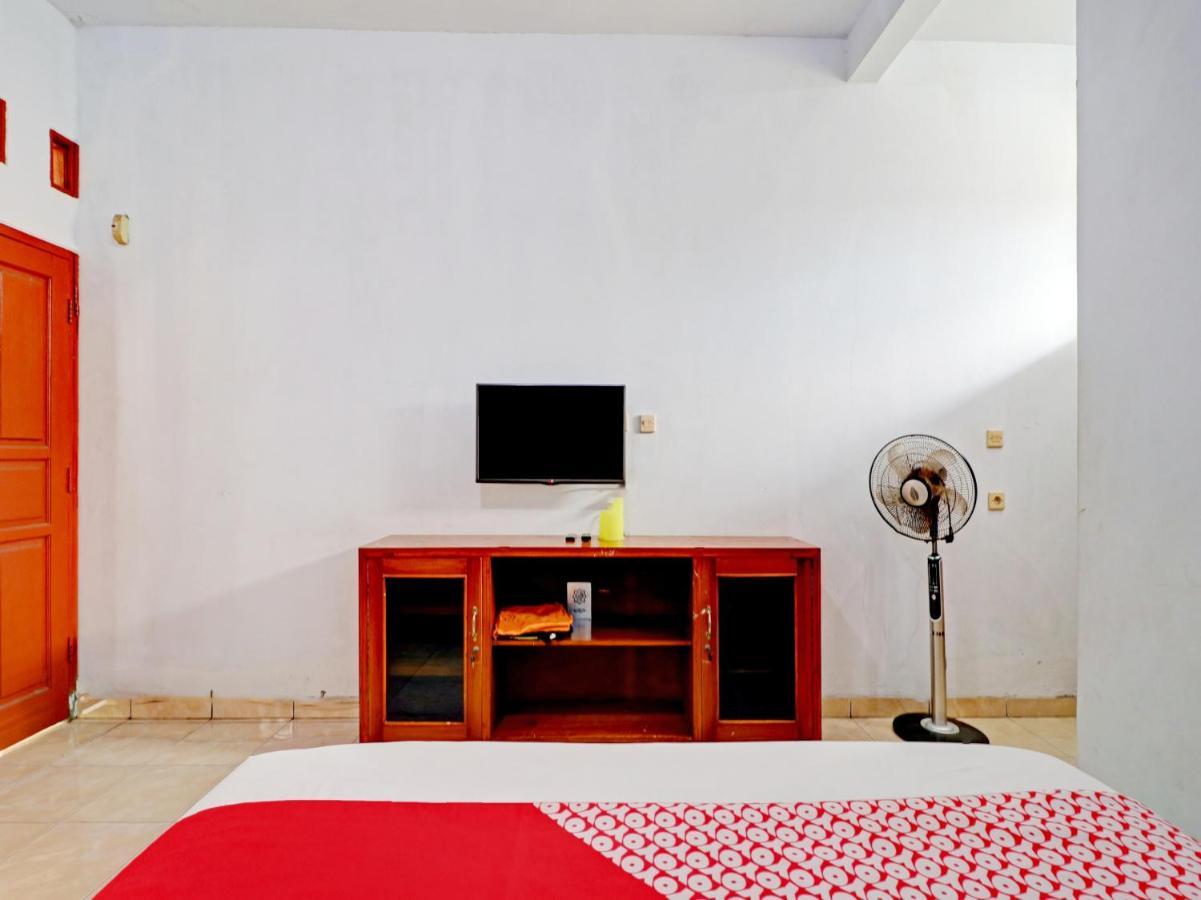 Oyo 90347 Hotel Srikandi Syariah Tasikmalaya Kültér fotó