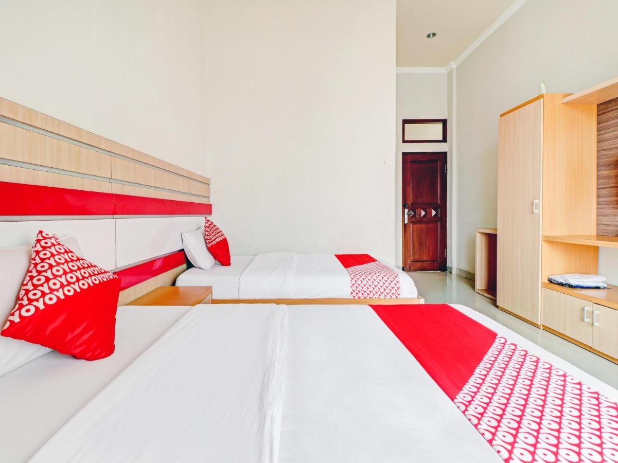 Oyo 90347 Hotel Srikandi Syariah Tasikmalaya Kültér fotó