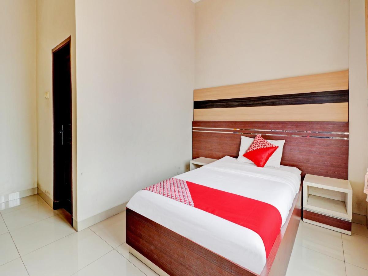 Oyo 90347 Hotel Srikandi Syariah Tasikmalaya Kültér fotó