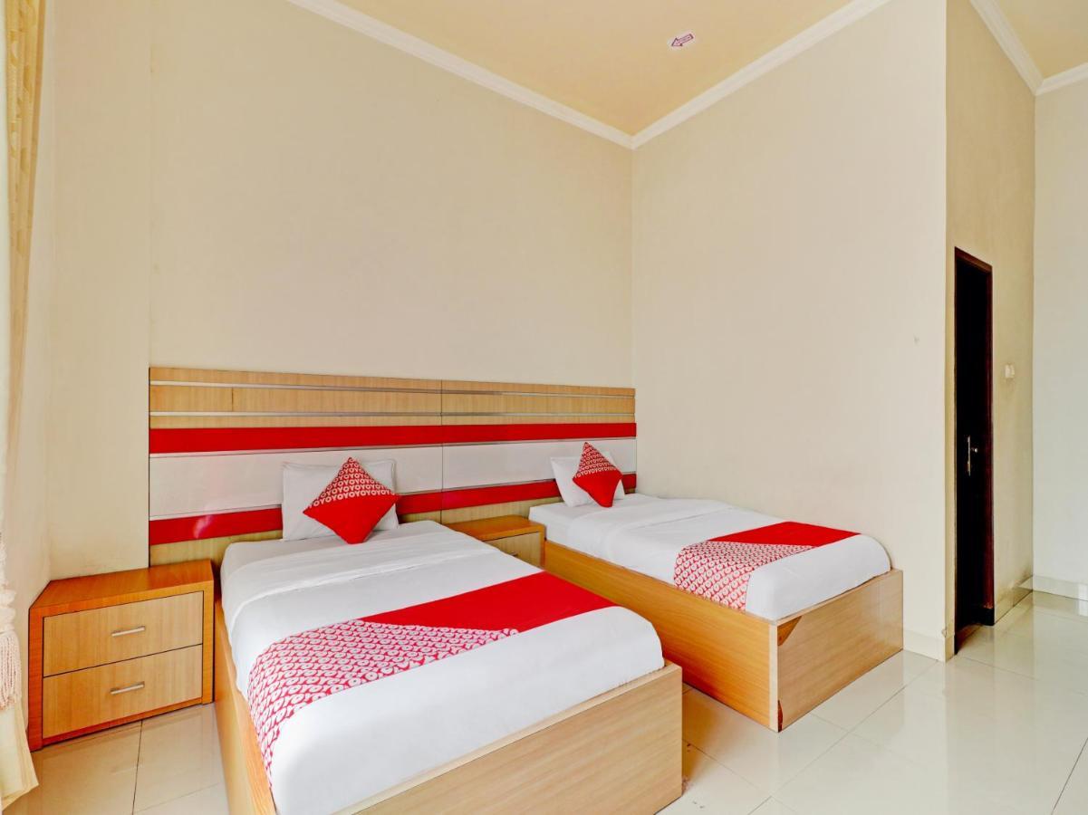 Oyo 90347 Hotel Srikandi Syariah Tasikmalaya Kültér fotó